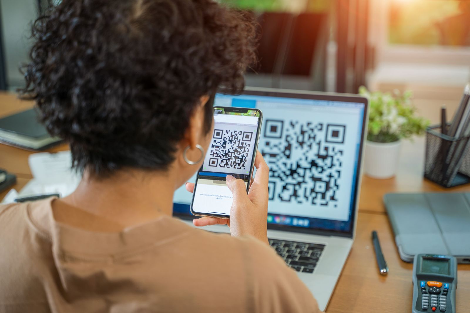 QR code personnalisé avec logo au centre et points arrondis